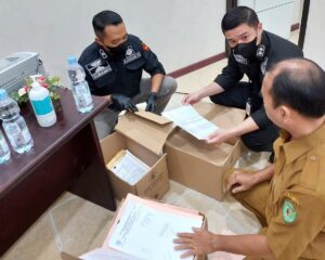 Tim Penyidik Bidang Tindak Pidana Khusus Kejati Kaltim melakukan penggeledahan dan penyitaan di RSUD Abdul Wahab Sjahranie (AWS) Kota Samarinda, Selasa (7/5/2024).