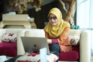 Foto: Sekdaprov Kaltim Sri Wahyuni.