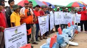 Foto: Nelayan dapat bantuan dari Program Kukar Idaman. (Istimewa)