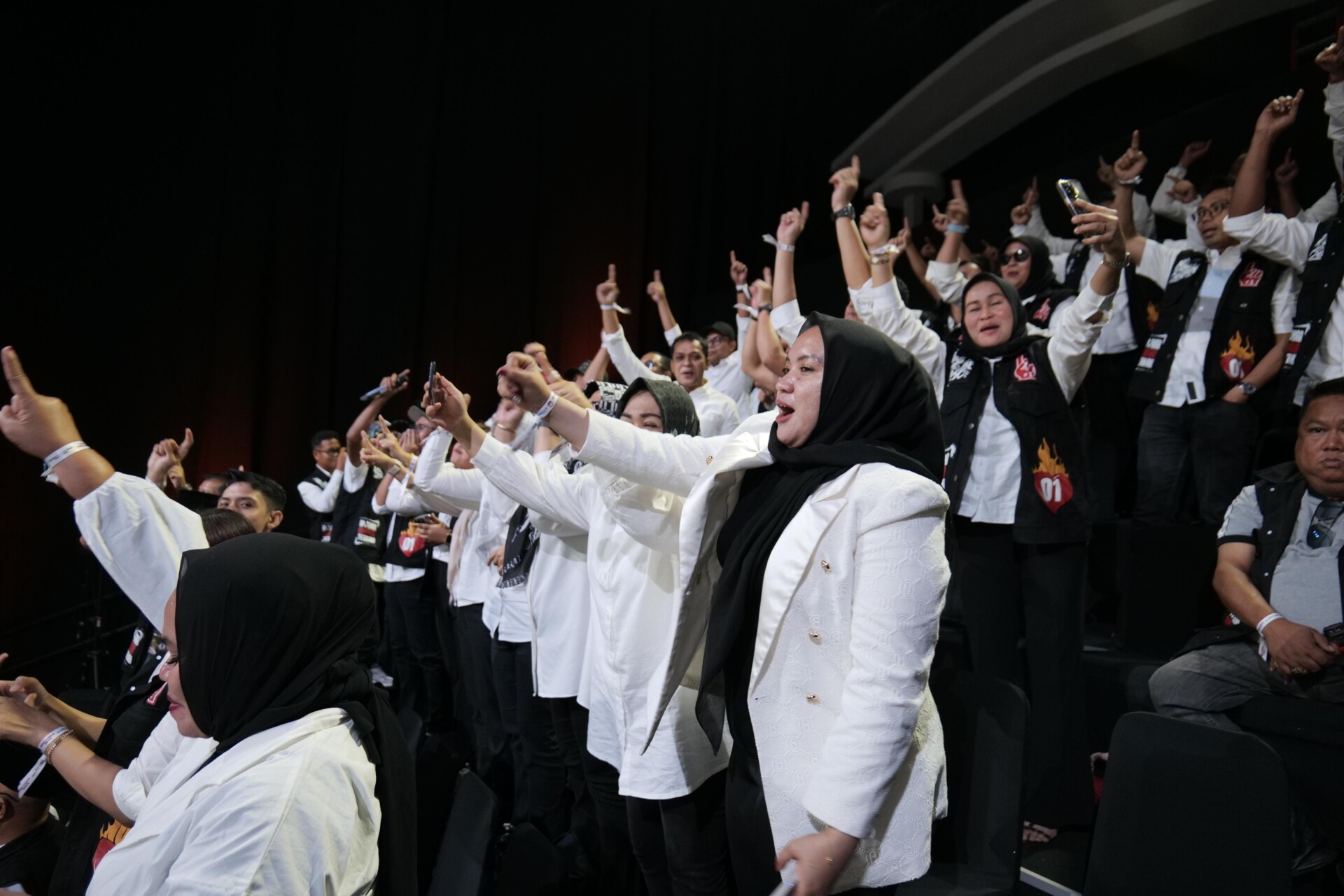 Foto: Suasana dukungan atas Pasangan calon bupati dan wakil bupati nomor urut 1, Edi Damansyah-Rendi Solihin.