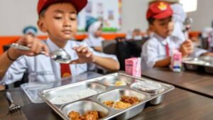 Foto: Menggelar uji coba makan bergizi gratis (MBG).